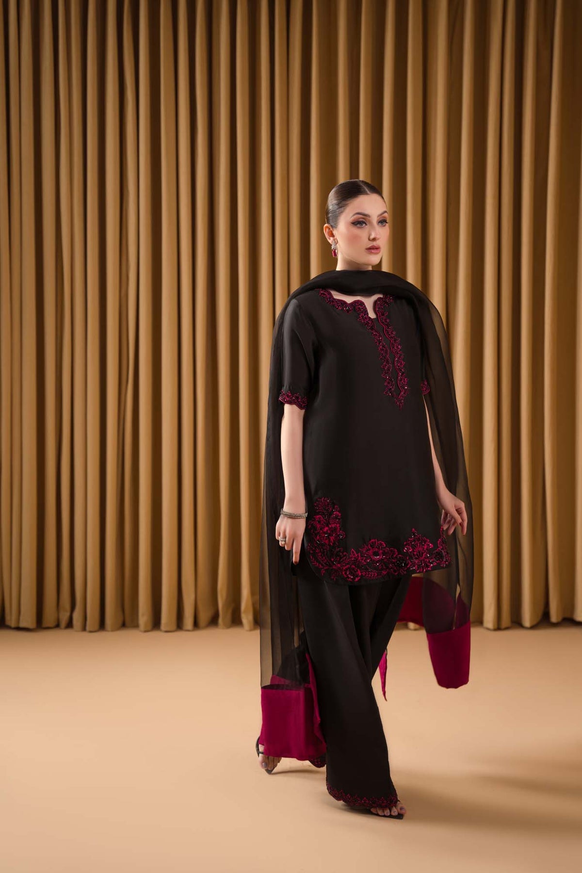 Glamour Black
